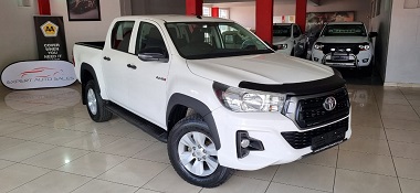 2018 Toyota Hilux 2.4 GD-6 SRX D/C M/T 4x2 - Excellent Condition, Full Service History at Toyota, Spare Key, New Tyres, Sidesteps, Tow Bar, Rubberized Loadbin, Air Conditioning, Airbags, Diff Lock, Traction Control, Bluetooth Radio, Multi Functional Steering, Electronic Windows, Electronic Mirrors, 